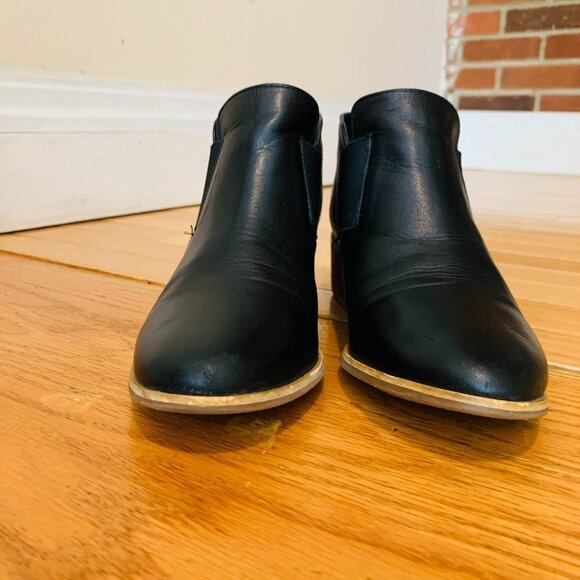 Tory Burch Kira Leather Heeled Ankle Boots in Perfect Black - Size 7  MSRP $398 - Picture 4 of 16